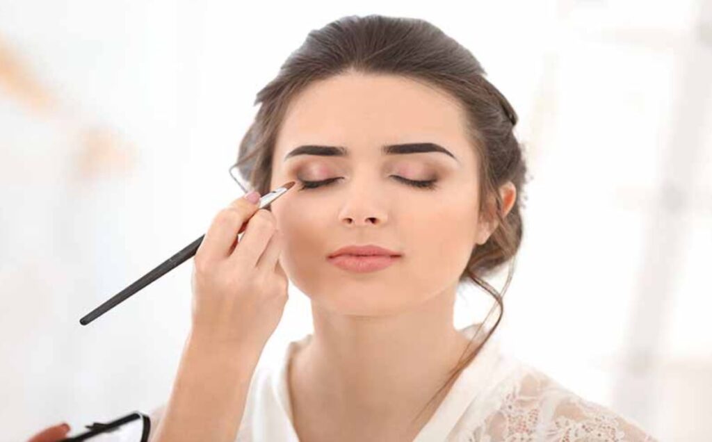 Professionelle Visagisten sorgen bei Events und Hochzeiten für strahlende Looks, langanhaltendes Make-up und Momente.