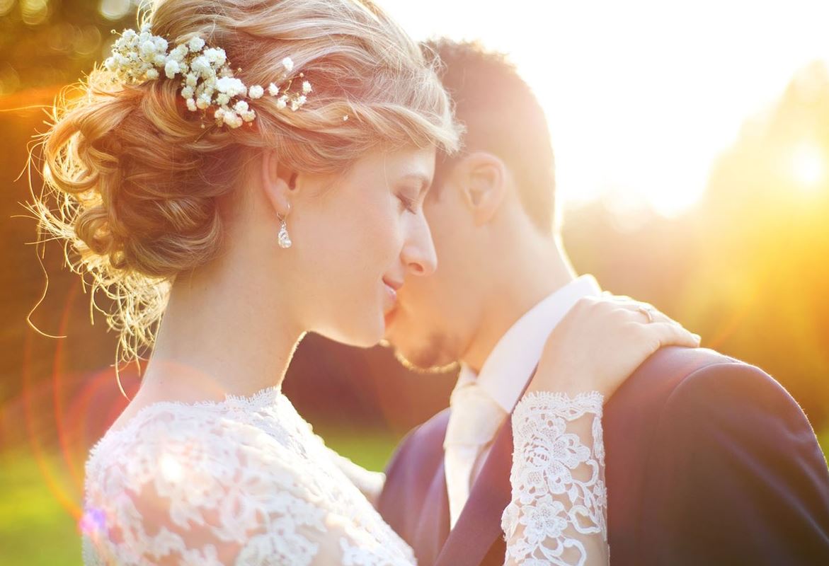 Braut Make-up Artist Guide für Österreich: Finde den perfekten Hochzeitslook, Profi-Tipps, Trends & Styling-Ideen