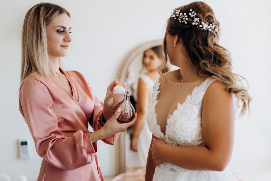 Warum Hautpflege vor deinem Braut Make up in Linz so wichtig ist. Für ein frisches und langanhaltendes Ergebnis.