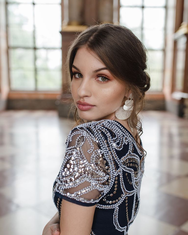 Professionelles Beauty Make-up mit definierten Augen – Make-up Artist Linz